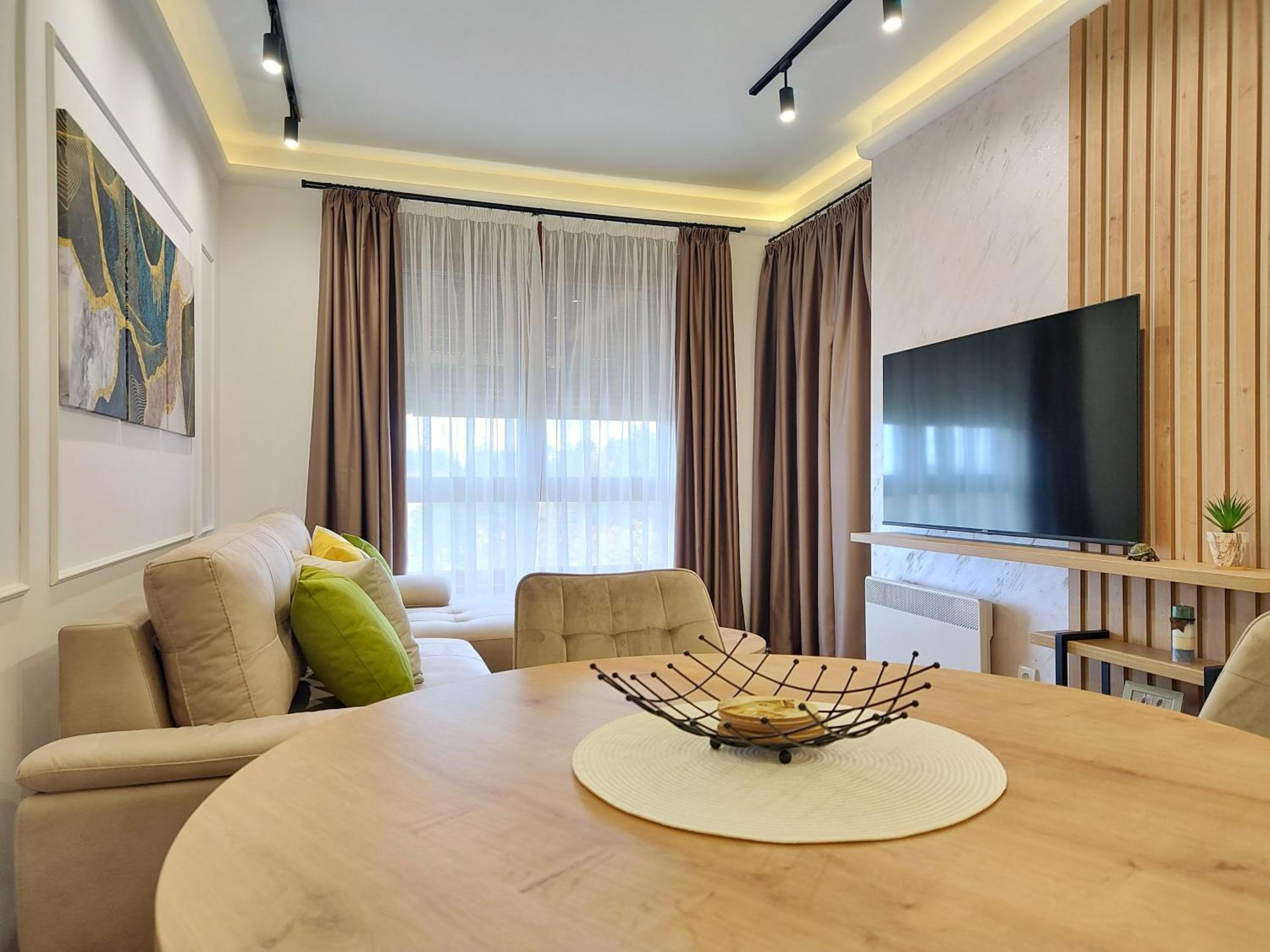 兹拉蒂博尔Velika Recepcija Cc Magnet公寓式酒店 外观 照片